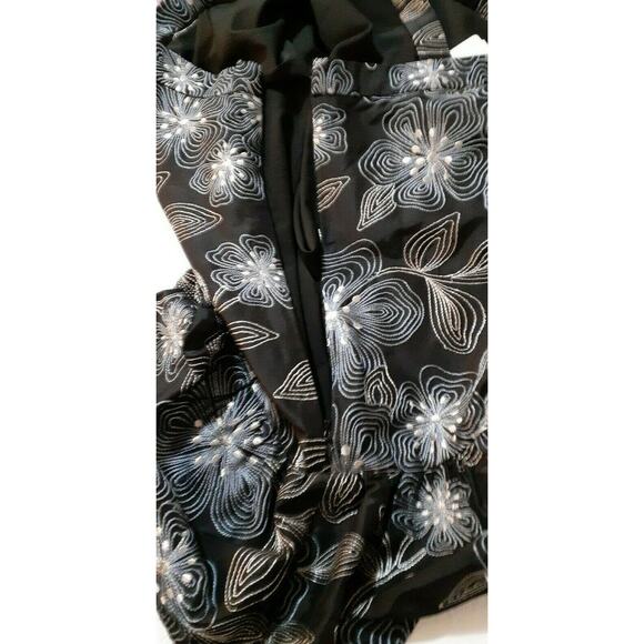 NEW‎ $595 CO Blouse Top 100% Silk Embroidered Top Floral Ruffle Size Medium - Picture 10 of 10